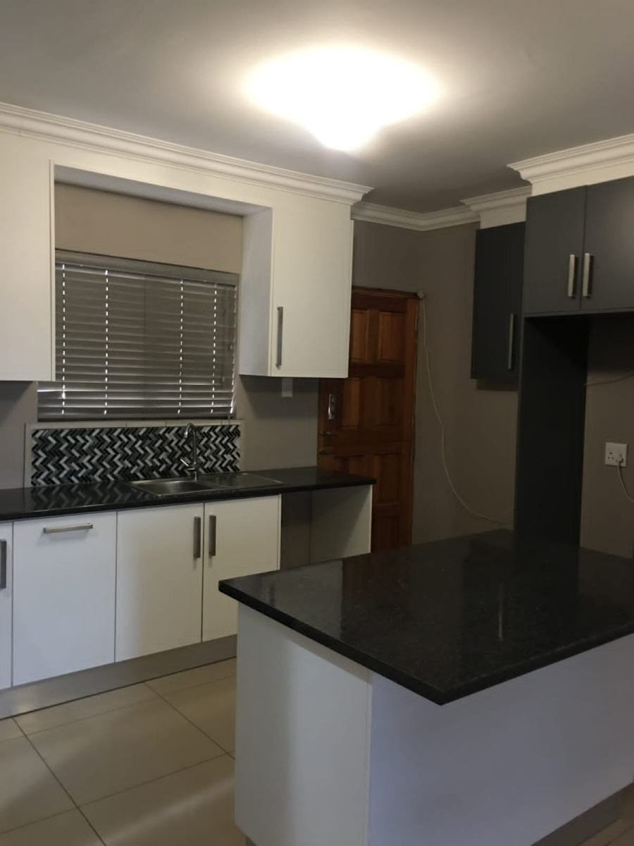 4 Bedroom Property for Sale in Abbotsford Eastern Cape